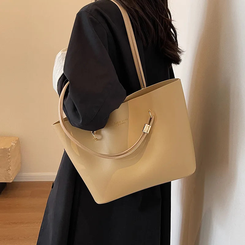 Fashionable Shoulder Bag